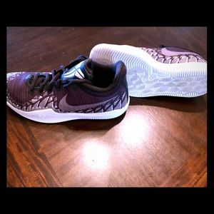 Nike Mamba Instinct basketball shoes